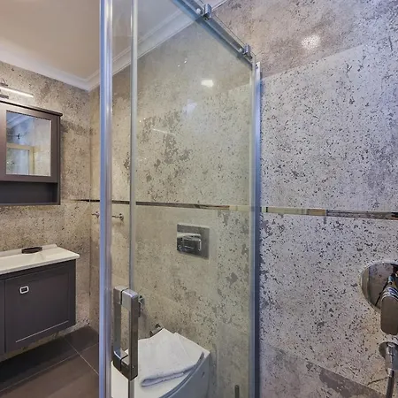 فيلة Kalkan Lisburn كاس